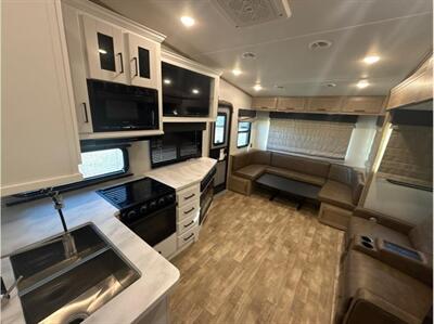 2023 Keystone ARCADIA 293SLRD   - Photo 13 - Galt, CA 95632