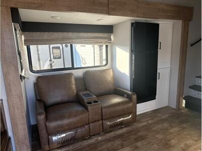 2023 Keystone ARCADIA 293SLRD   - Photo 17 - Galt, CA 95632