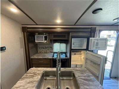 2018 Forest River Surveyor 265RLDS - Photo 15 - Galt, CA 95632