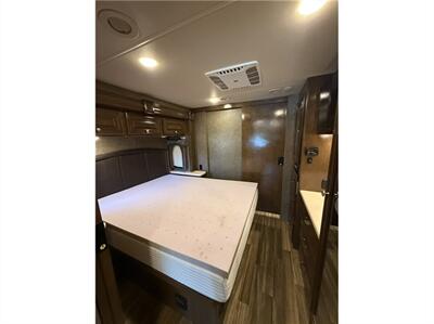 2017 MIRAMAR 34.1   - Photo 11 - Galt, CA 95632