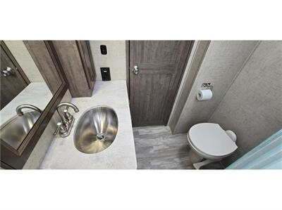 2017 KZ DURANGO GOLD 353RKT   - Photo 8 - Galt, CA 95632