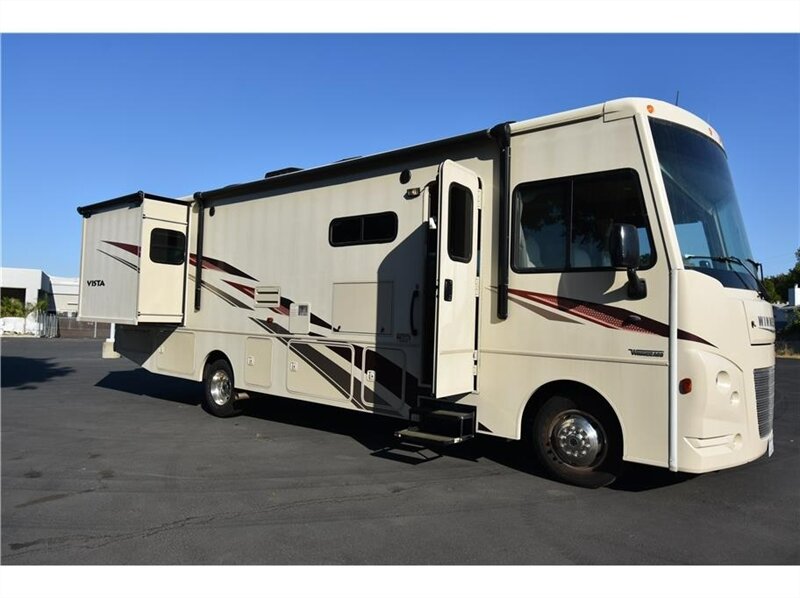 2018 Winnebago VISTA 32Y  