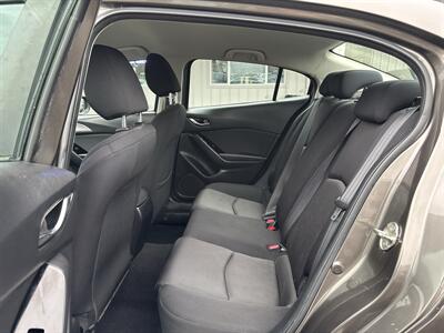 2017 Mazda Mazda3 Sport   - Photo 13 - Portland, OR 97267