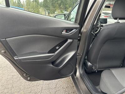 2017 Mazda Mazda3 Sport   - Photo 12 - Portland, OR 97267