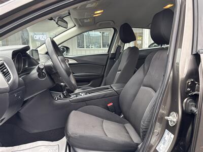 2017 Mazda Mazda3 Sport   - Photo 10 - Portland, OR 97267