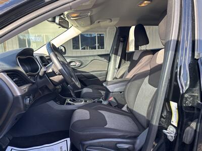 2017 Jeep Cherokee Sport   - Photo 11 - Portland, OR 97267