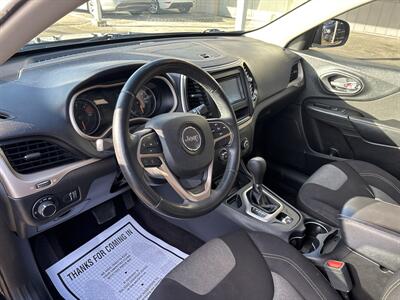 2017 Jeep Cherokee Sport   - Photo 12 - Portland, OR 97267