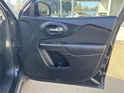 2017 Jeep Cherokee Sport   - Photo 19 - Portland, OR 97267