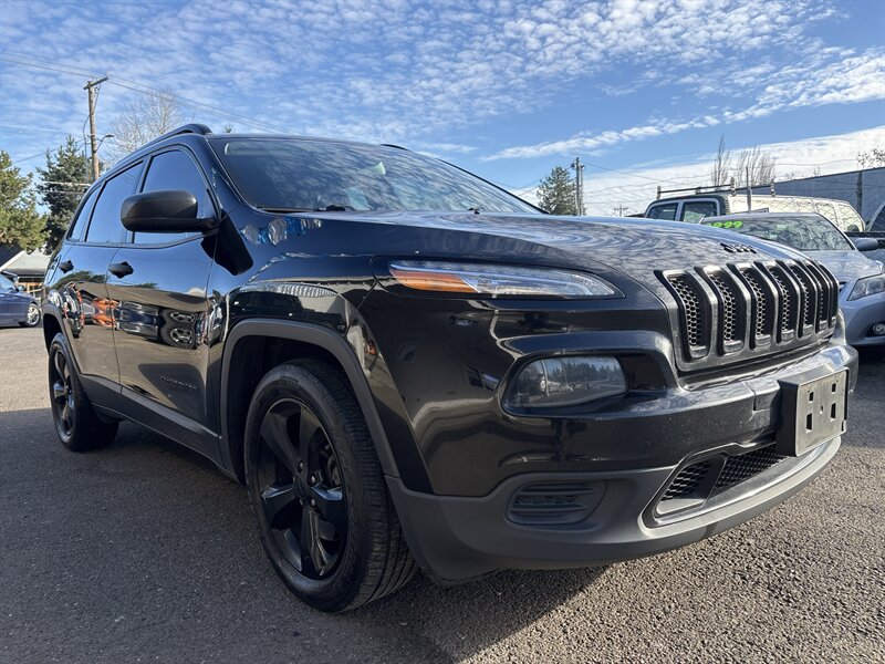 2017 Jeep Cherokee Sport   - Photo 1 - Portland, OR 97267