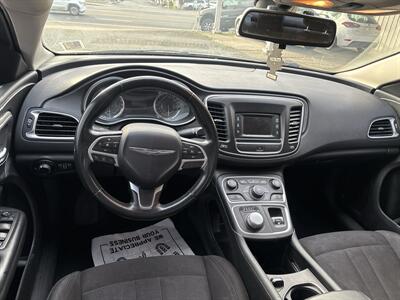2015 Chrysler 200 Limited   - Photo 12 - Portland, OR 97267