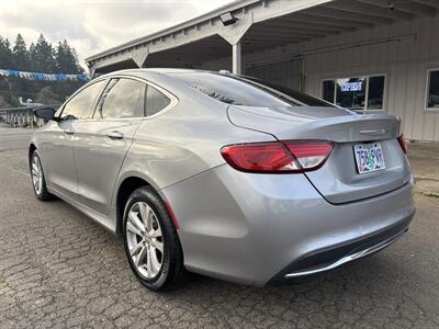 2015 Chrysler 200 Limited   - Photo 5 - Portland, OR 97267