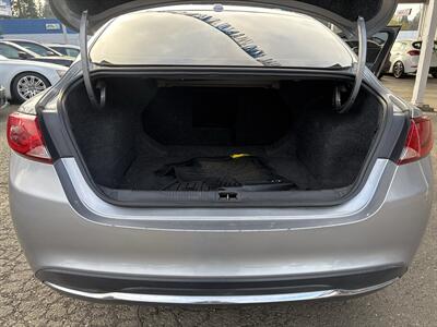 2015 Chrysler 200 Limited   - Photo 13 - Portland, OR 97267