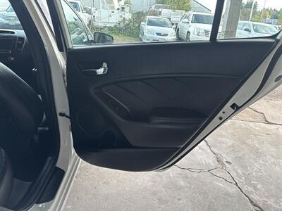 2016 Kia Forte5 SX - Photo 17 - Portland, OR 97267