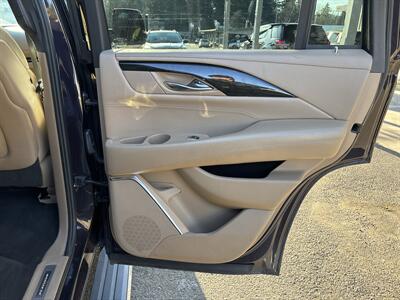 2018 Cadillac Escalade Platinum - Photo 23 - Portland, OR 97267