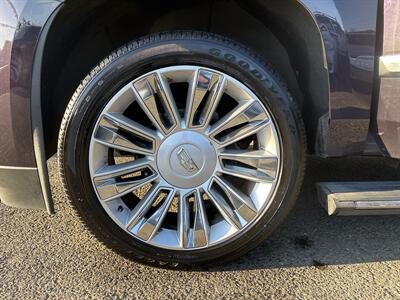 2018 Cadillac Escalade Platinum - Photo 28 - Portland, OR 97267