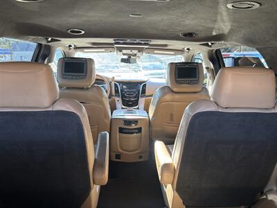 2018 Cadillac Escalade Platinum - Photo 13 - Portland, OR 97267