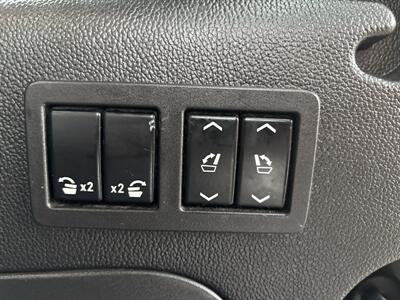 2016 Chevrolet Suburban LT   - Photo 24 - Portland, OR 97267