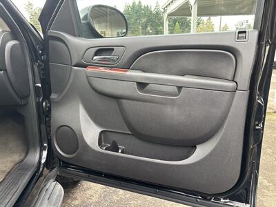 2011 Chevrolet Suburban LT   - Photo 26 - Portland, OR 97267