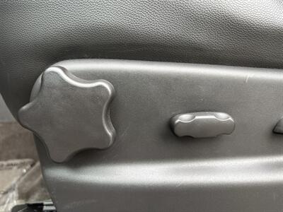 2011 Chevrolet Suburban LT   - Photo 13 - Portland, OR 97267