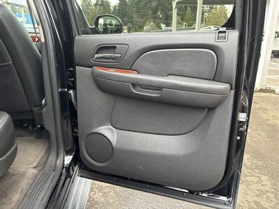 2011 Chevrolet Suburban LT   - Photo 25 - Portland, OR 97267