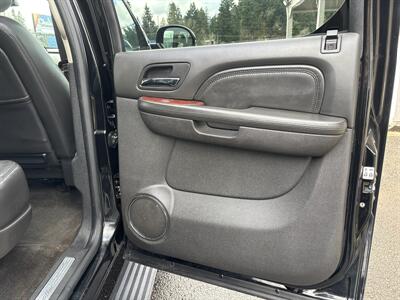 2013 Cadillac Escalade ESV Premium   - Photo 22 - Portland, OR 97267