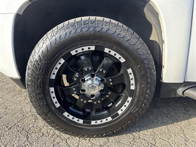 2011 Chevrolet Suburban LT - Photo 24 - Portland, OR 97267