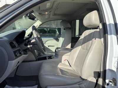 2011 Chevrolet Suburban LT - Photo 10 - Portland, OR 97267