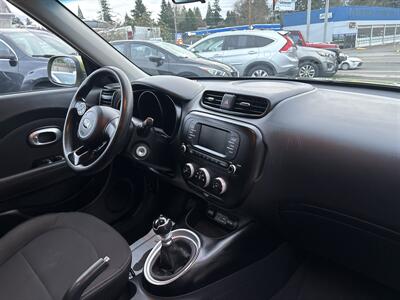2018 Kia Soul LX   - Photo 18 - Portland, OR 97267