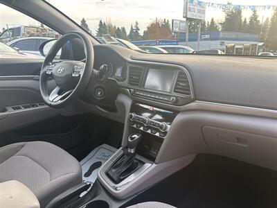2020 Hyundai ELANTRA SEL   - Photo 15 - Portland, OR 97267