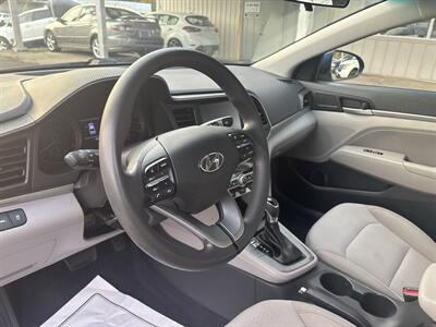 2020 Hyundai ELANTRA SEL   - Photo 10 - Portland, OR 97267