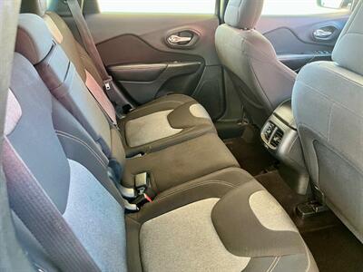 2016 Jeep Cherokee Sport - Photo 10 - Evansville, IN 47711