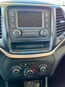 2016 Jeep Cherokee Sport - Photo 14 - Evansville, IN 47711