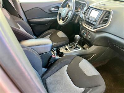 2016 Jeep Cherokee Sport - Photo 9 - Evansville, IN 47711