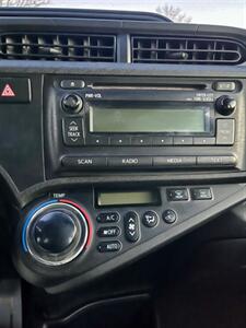 2013 Toyota Prius c One   - Photo 14 - Evansville, IN 47711