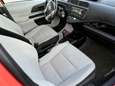 2013 Toyota Prius c One   - Photo 8 - Evansville, IN 47711