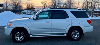 2005 Toyota Sequoia Limited   - Photo 2 - Evansville, IN 47711