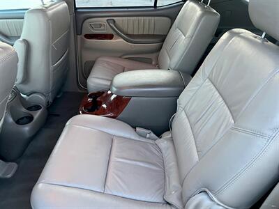 2005 Toyota Sequoia Limited   - Photo 11 - Evansville, IN 47711