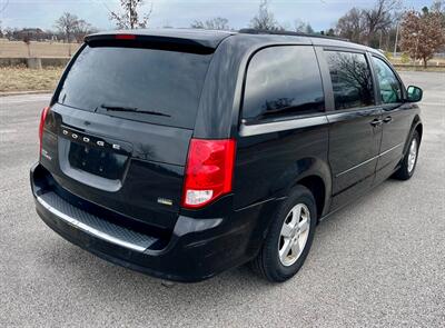 2012 Dodge Grand Caravan SXT - Photo 5 - Evansville, IN 47711
