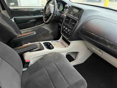 2012 Dodge Grand Caravan SXT - Photo 9 - Evansville, IN 47711