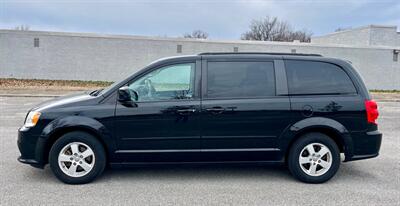 2012 Dodge Grand Caravan SXT - Photo 2 - Evansville, IN 47711