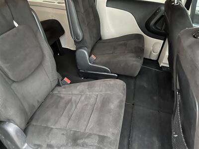 2012 Dodge Grand Caravan SXT - Photo 10 - Evansville, IN 47711