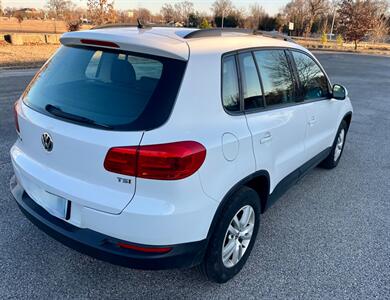 2017 Volkswagen Tiguan 2.0T S - Photo 4 - Evansville, IN 47711