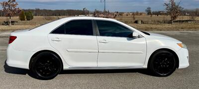 2012 Toyota Camry XLE   - Photo 6 - Evansville, IN 47711