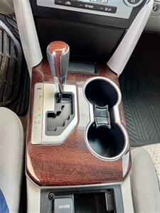 2012 Toyota Camry XLE   - Photo 16 - Evansville, IN 47711