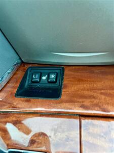 2010 Toyota Camry XLE V6 - Photo 20 - Evansville, IN 47711