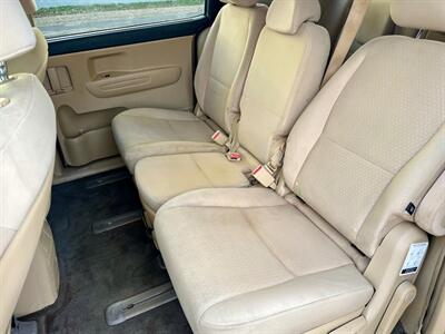 2016 Kia Sedona LX   - Photo 12 - Evansville, IN 47711