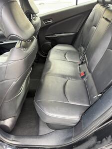 2022 Toyota Prius XLE   - Photo 9 - Hillsboro, OR 97123