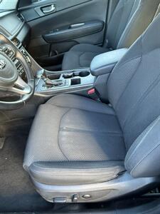 2018 Kia Optima LX Turbo   - Photo 7 - Hillsboro, OR 97123