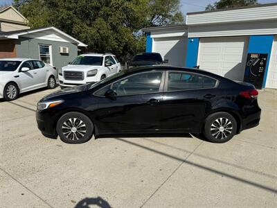 2017 Kia Forte LX - Photo 5 - Somerville, OH 45064
