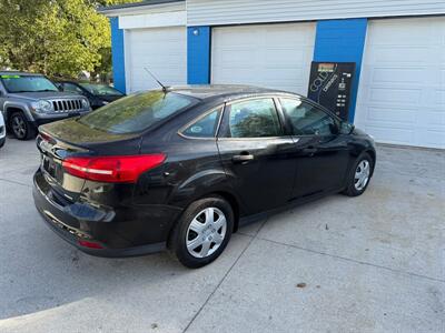 2015 Ford Focus S - Photo 6 - Somerville, OH 45064